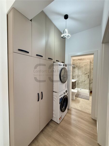 Rond Alba Iulia, Decebal, apartament 2 camere lux, totul nou, prima inchiriere, loc parcare.